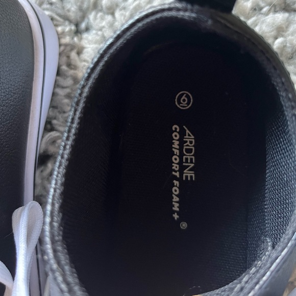 Black and White Faux Leather Sneakers 6 Like New! - Picture 4 of 5